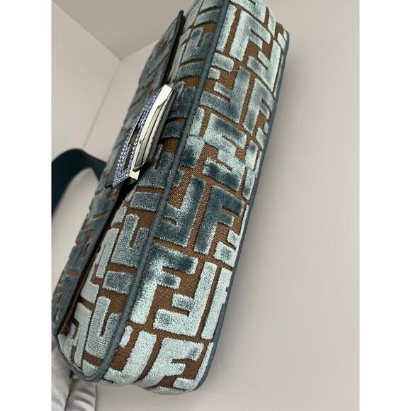 Fendi baguette new style FF velvet silver hardware shoulder bag NWOT - Picture 9 of 9